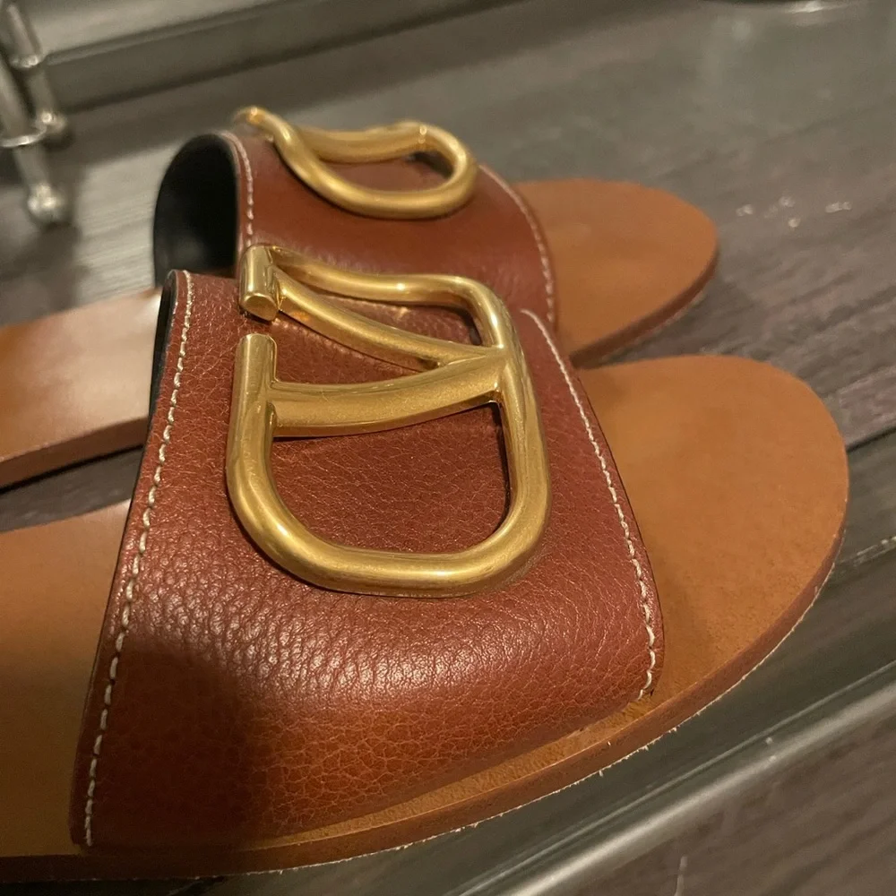 SOLD ❌❌❌Authentic V Logo Slides - Picture 9 of 10